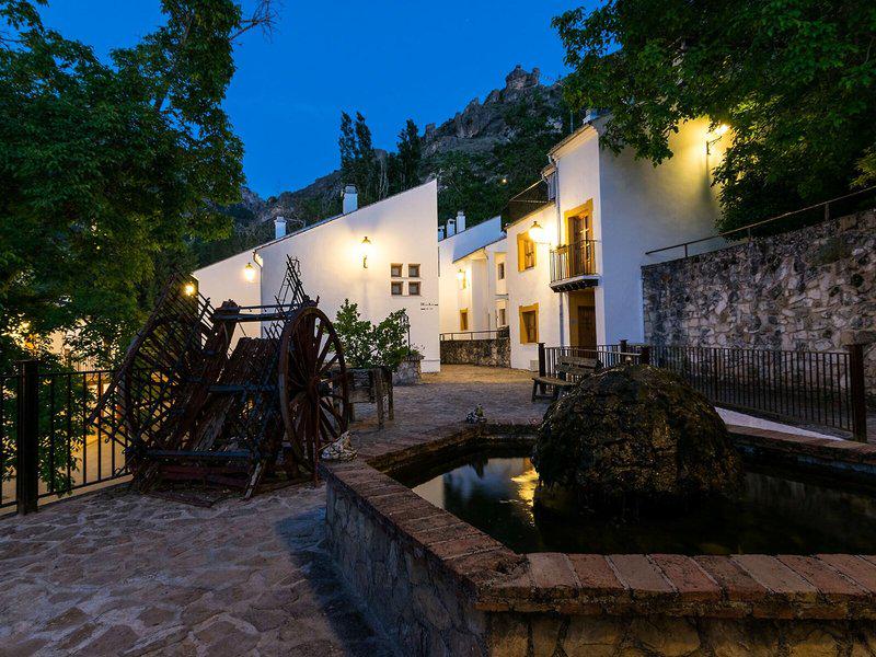 4273A4F59443BA26CA2968AC9A5B6D62