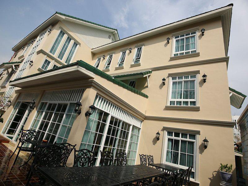 3CDC9409FED240103F5B86379E7EECB3