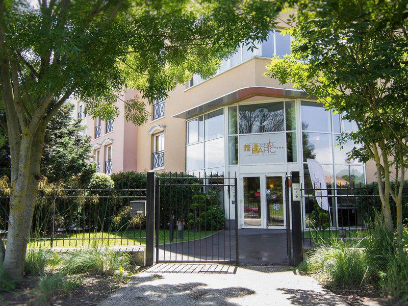 FBF2B0AA77FBA2B4DA6C8D8225EFB1AF