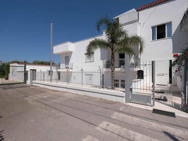 7F71219EFAA7485DAF6BA30D159B158B