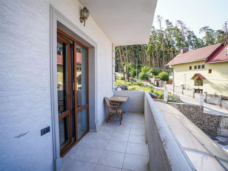 672E6A8C42EAFEE82BF1BCFBD7213180