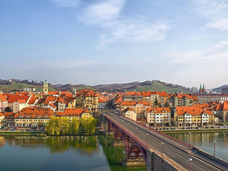 30F3853E3A7200F0AC50F0CA8F847789