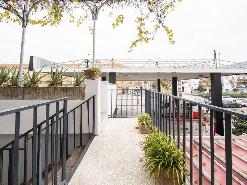 1E8FCE81DAC05766C80E8579B13DD975