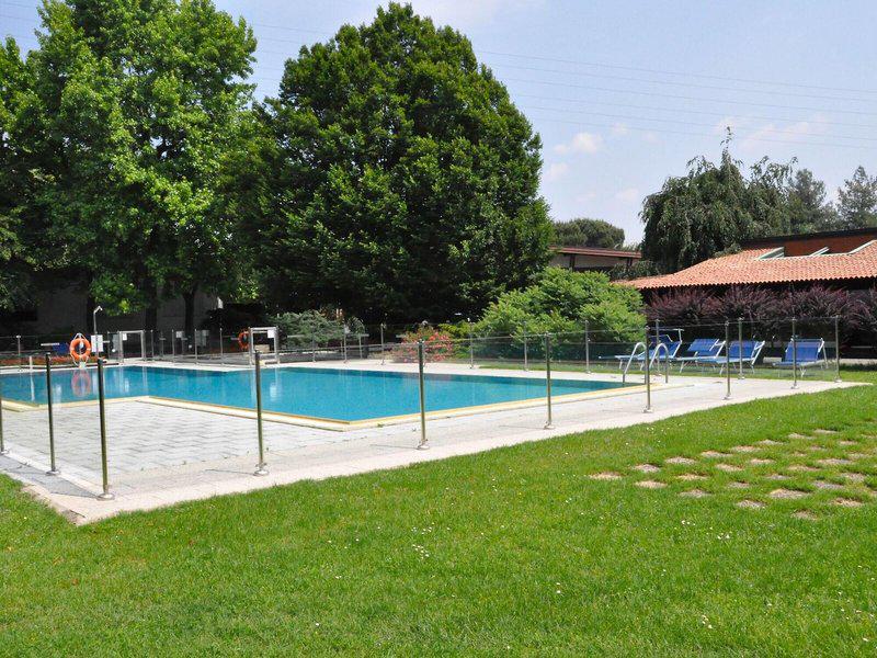 0C5CD779BBFE53E817BB9D115D8074F4