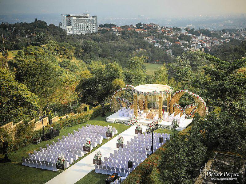 4744E6D4D568FEEAC2C2F57D111B822A