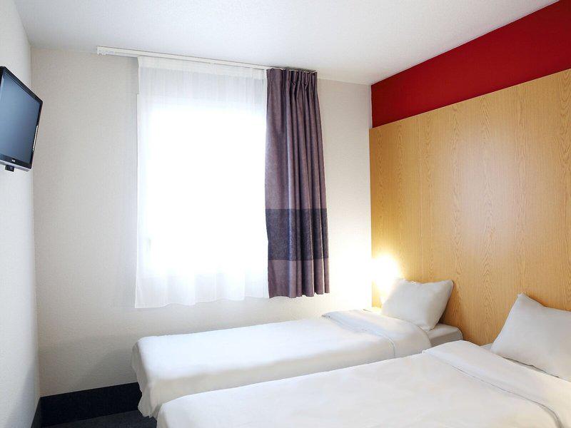 5800AEF7F6A8AB2FBB1B248CC95C9E1B