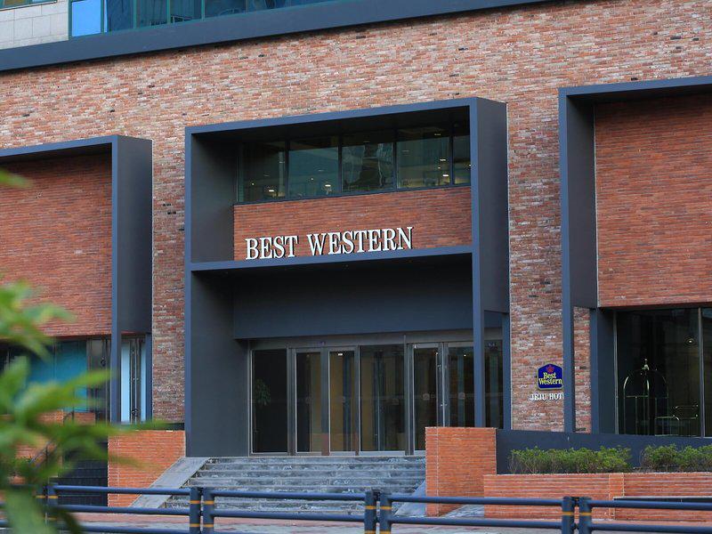 52F7B2AEC31B98B05B3B2EC0F2600EDA