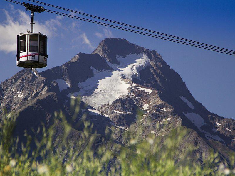 21AC3440B6E80FA5251AC7263A1CE73E