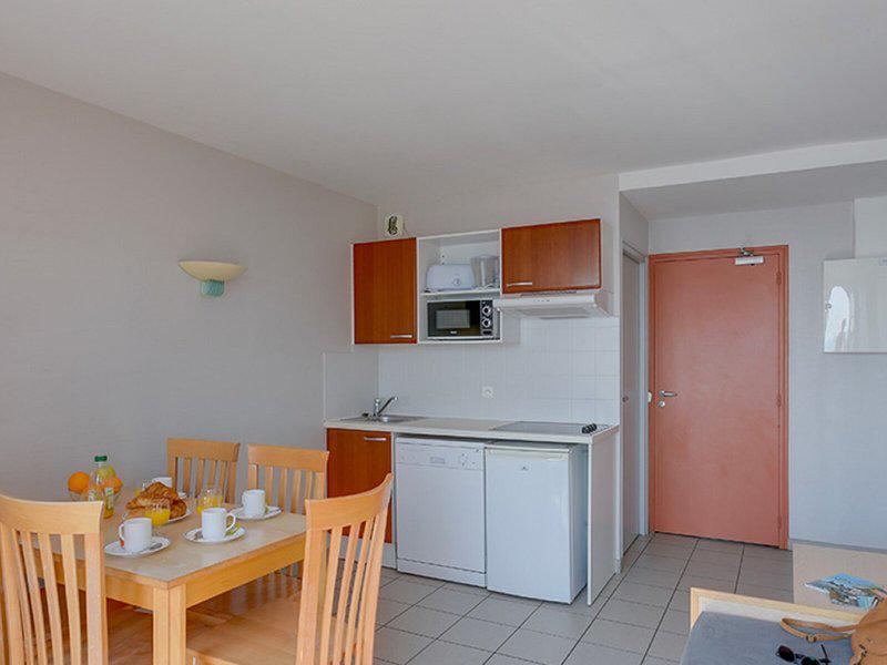 00ABC5BAABEB7D222C3B63724619CF65