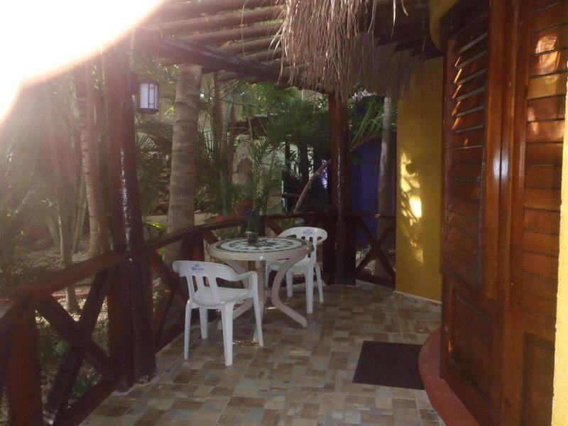 D8EEB172C5A7F5AEF6A4F568176D53F4