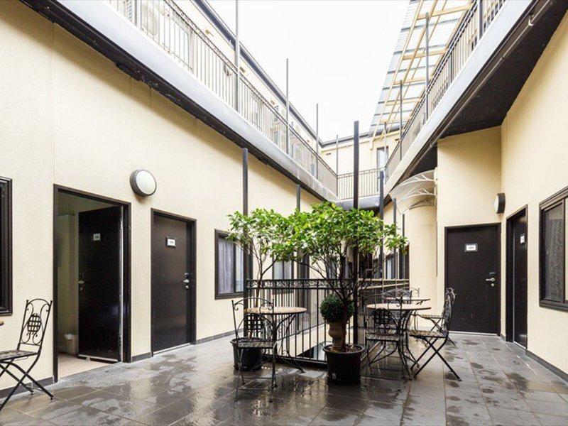 0B64F9303AD82FF6DEF8DB191C624359