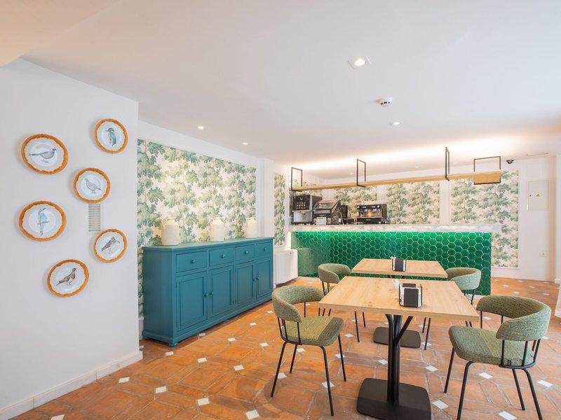 903103FF9AB2B4708D68E702151F89F4