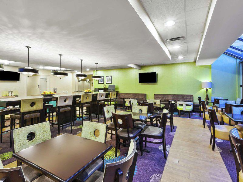 1599064F7D6C8D244DCD1A76400263EE