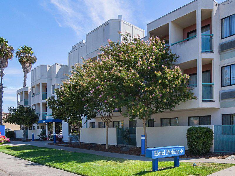 56BD1635593B0999BF61B0F5AD1AC51C