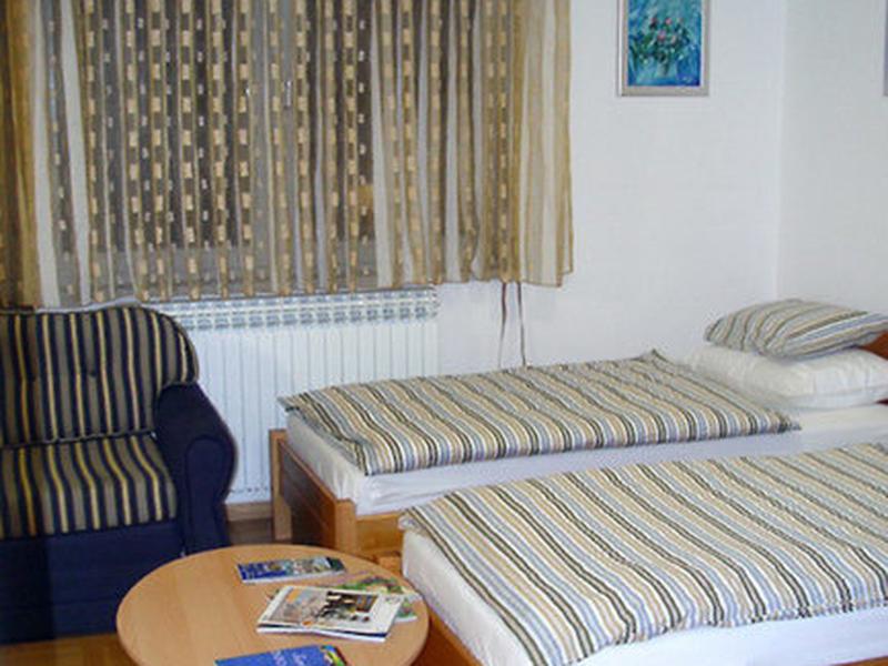 1AAFA9CF6798150276B36A3BC87FE42E