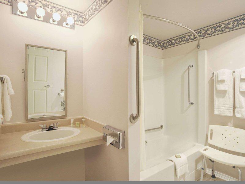 EC73561D900B44F0241D7F42E74270B0