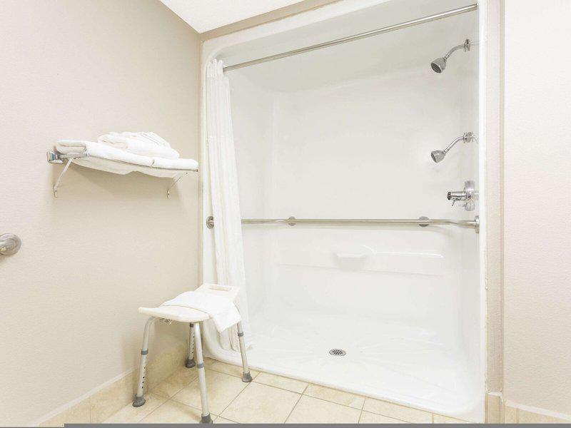 6C1908D8CFC64E2F2BBA5199D03CD5F4