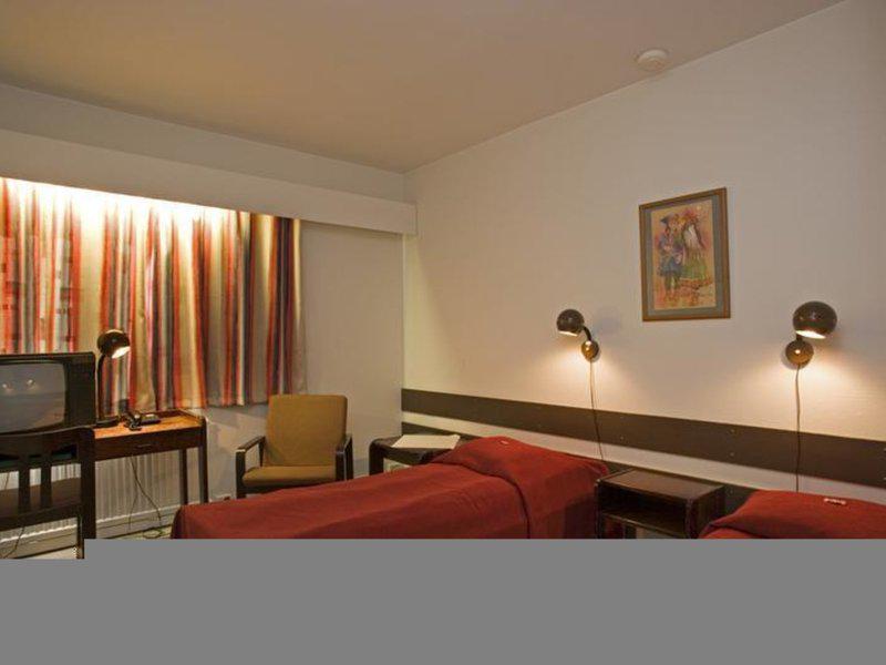 45F7A682CE8E10C7F4E8EA8FA57AA02E