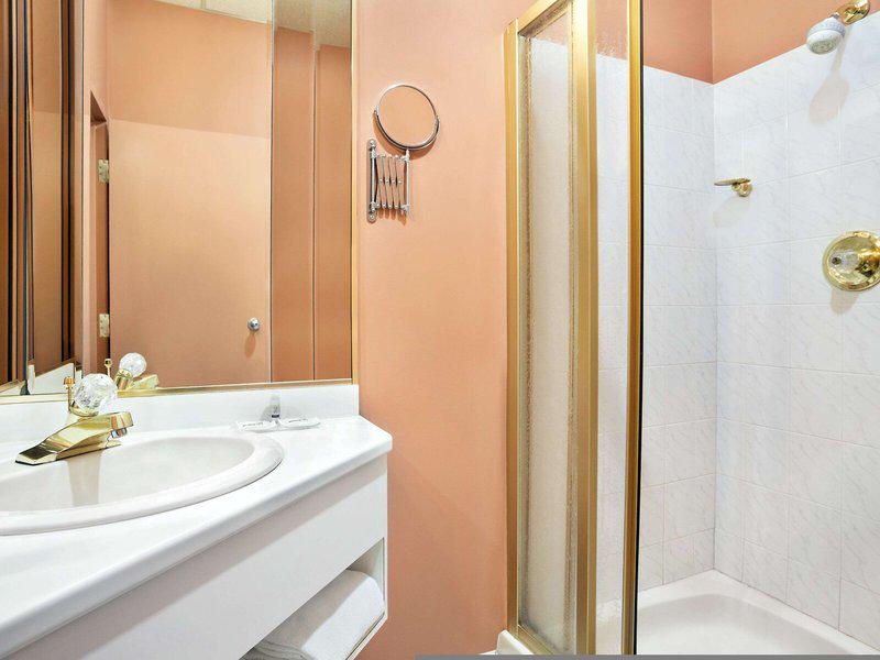 DC808DEA76FAA9E93435AF06E89D7C2F