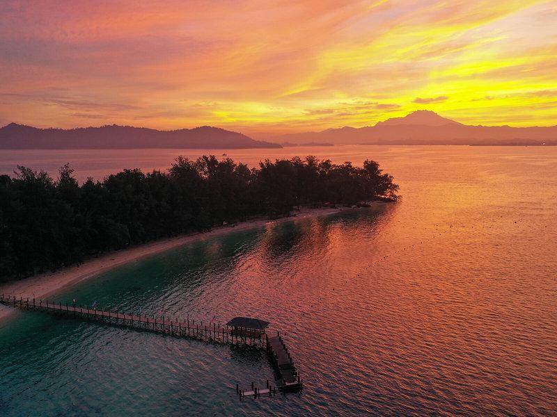 94D822556A95D570DF7B4D43E610F97A