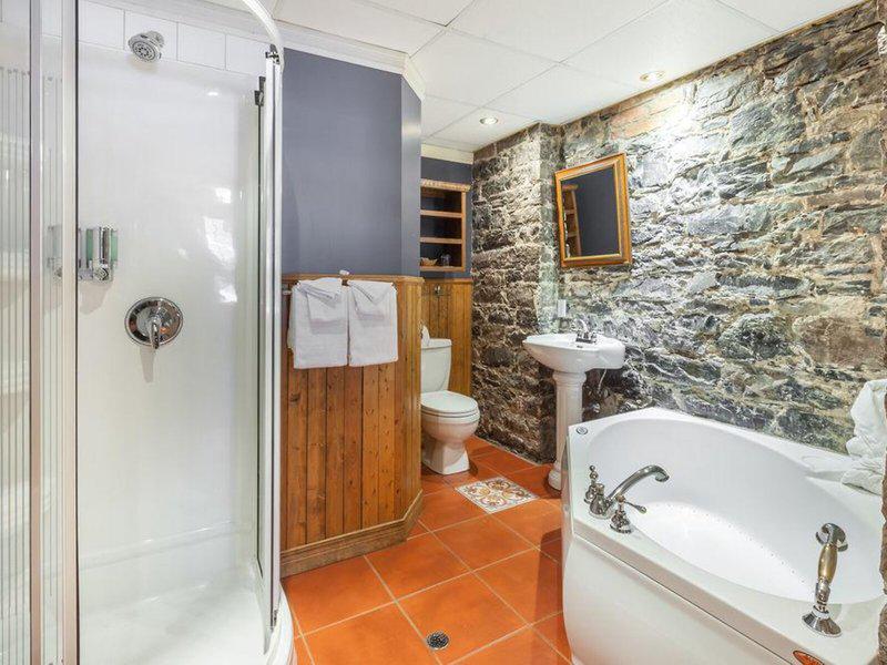 94400A0F9BE6CE7654C8B8575F99A2C6