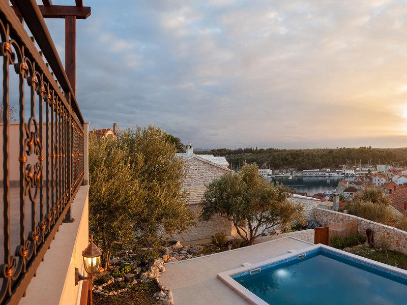 95D28C0CF9C24A50E2EC0194D066834B