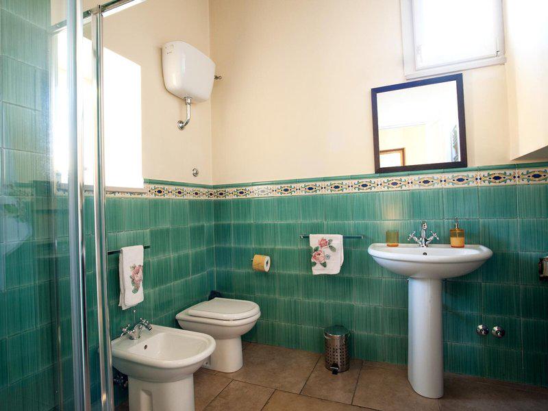 1E51779C4CBAD9E717363B2393053B3B