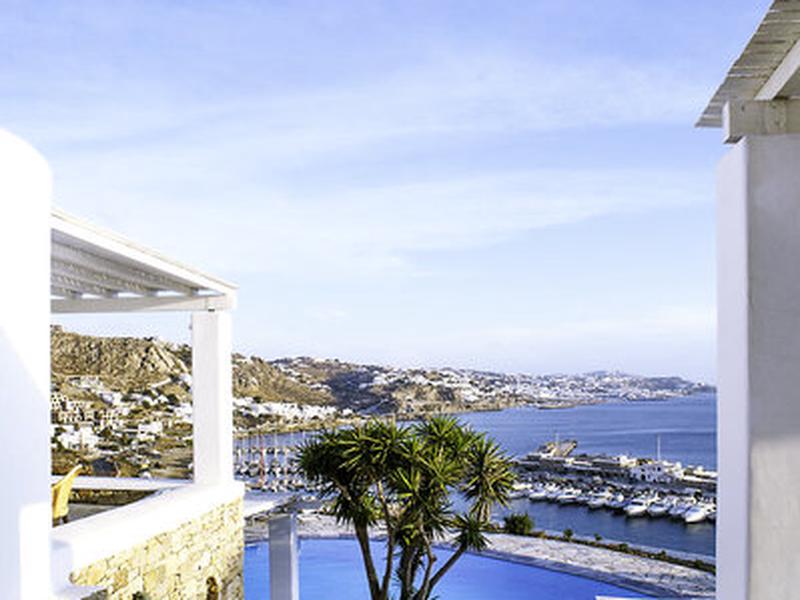 E95FF5E1CF3244EB11963E542249056C