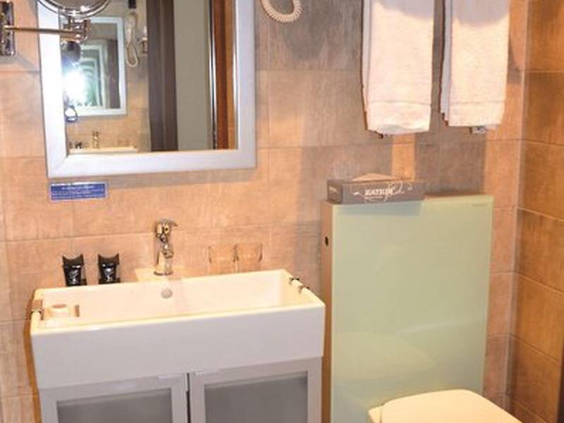 824290CDB69B565C42107D5A6D3DAA83