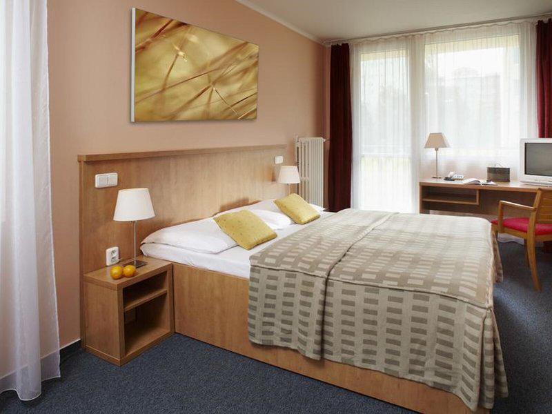 C1EF26CF4A2842AB52791BA641DCFE86