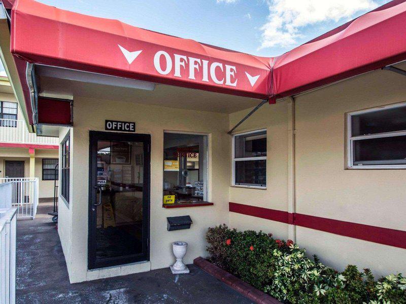 17B936912D8661DE202D24D73718FD52