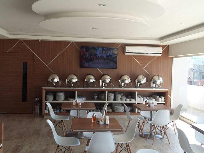 21CEC49977DAA350692D1C756FF4B84D