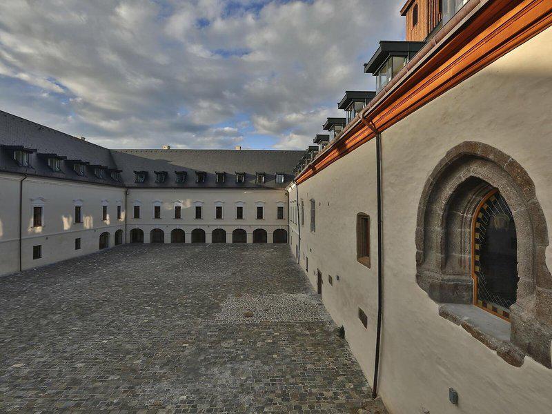 8AA957D9718EC8EBBC49E28AADF08F3D