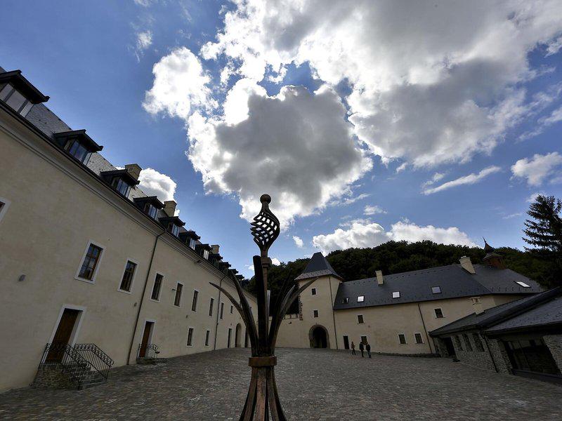 BE03228BAFBA4290F68600DB35CC3BC0