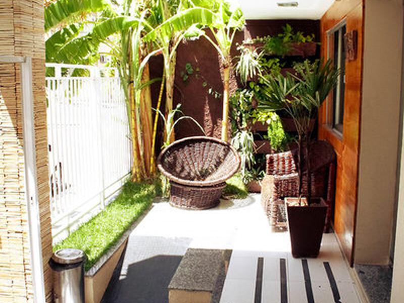 548ABD04BEA104175321F4AE5A8FFF33