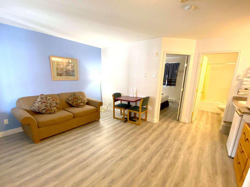 D5C984D4043D34362095DF24D28F5AAF