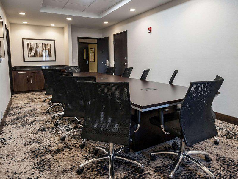 FB0D400126F369E372822AB4FF02B223