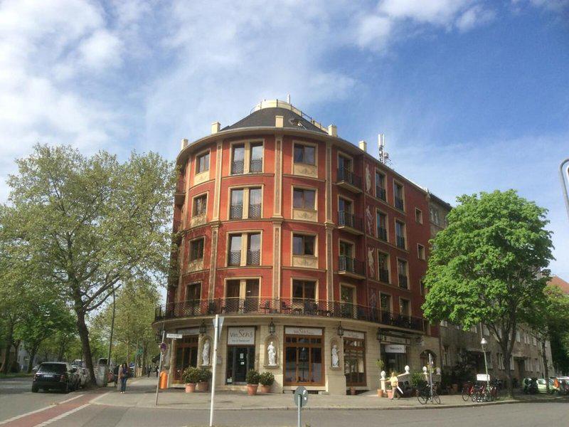 4CEFCB07915BB5E25D0A28BEE5770C6B