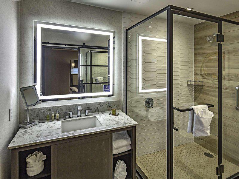 530879ADB4C74FE46DFA8DA6EFC2103B