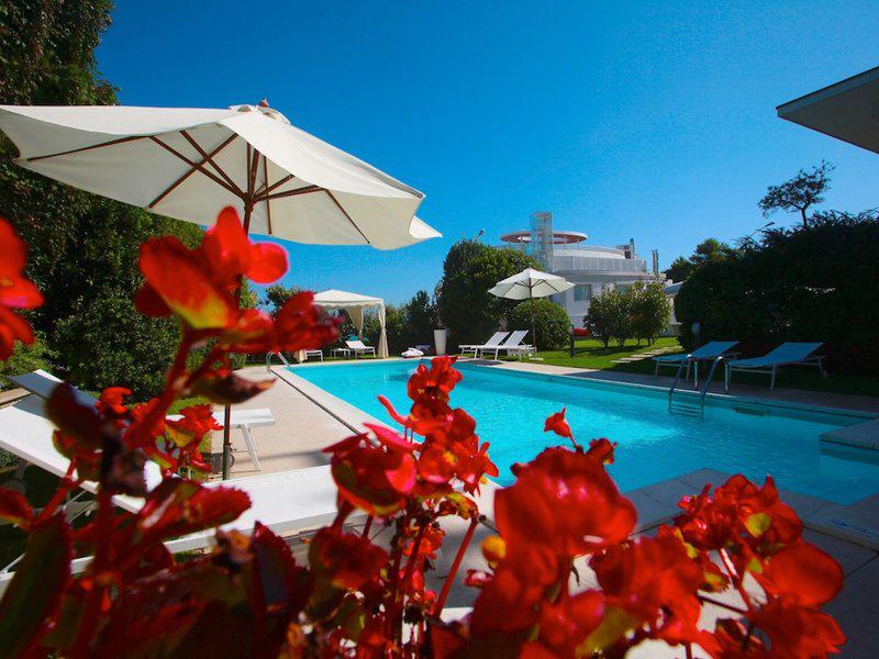 6DEFF5431AFDC3599E94F24B79C6BBCB