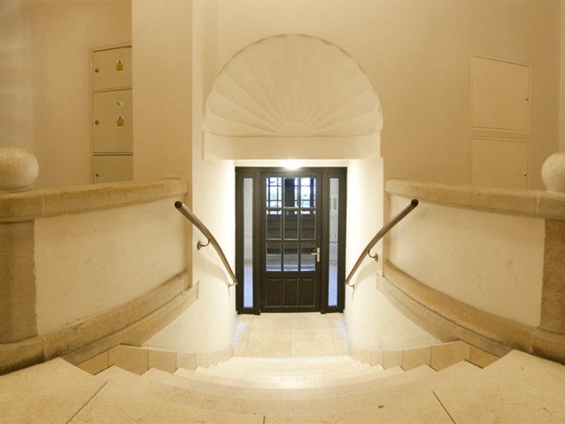 CFBCA923466E784A3E1875FBE5EAC532