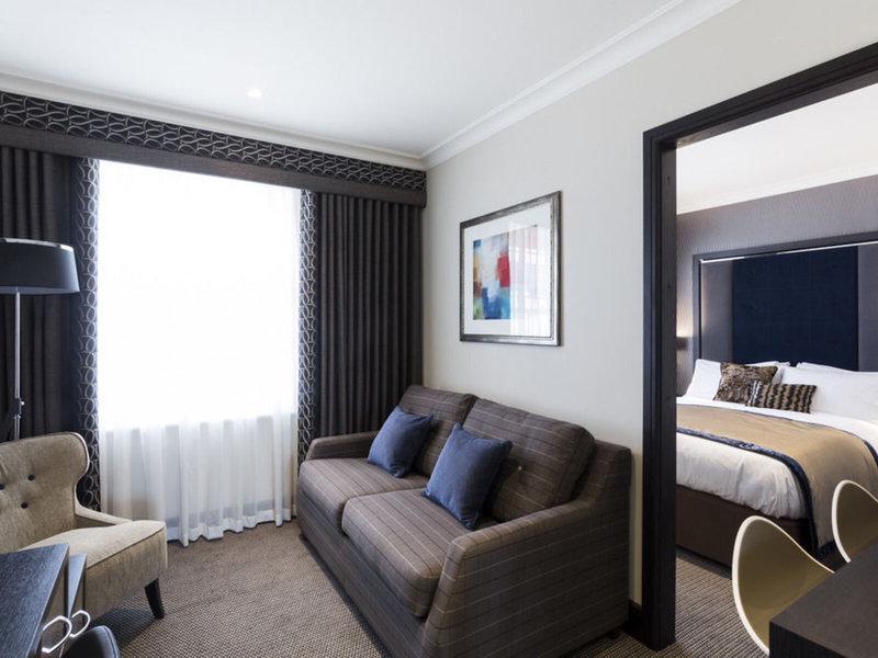 B322A6069D193F0CE01D94E0B4A050AE