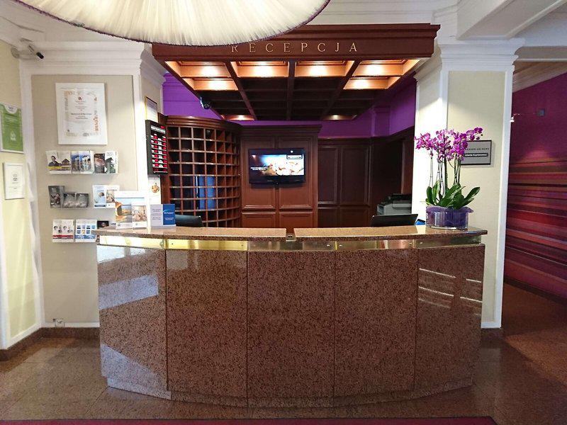 20BCE712B74C47308053CB1B8435917B