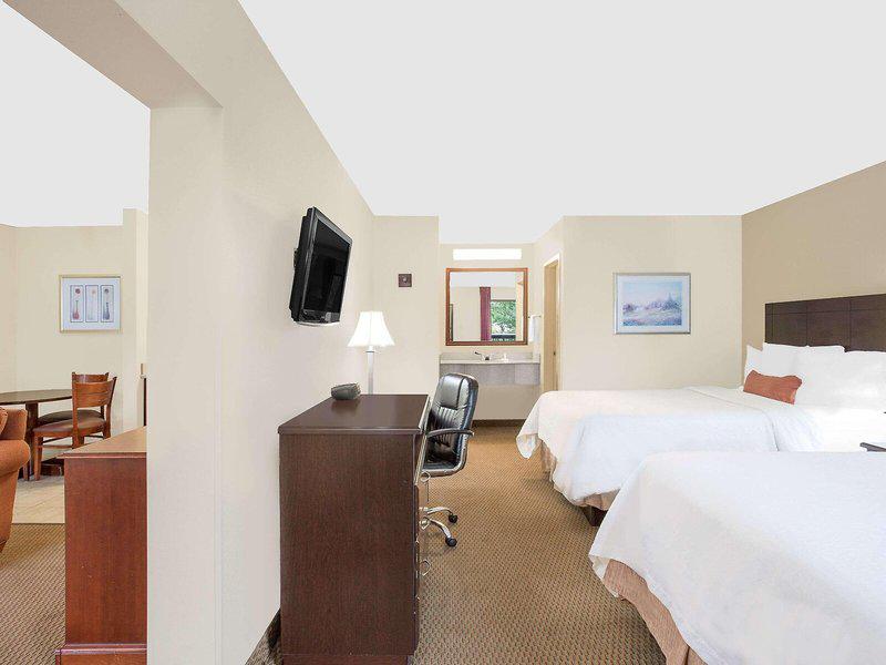 AD36E2220949FE070FF8356D73446BBA