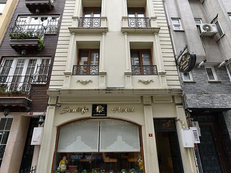 2A3EE2BAD1CF1CC215C7C8F508E9704B