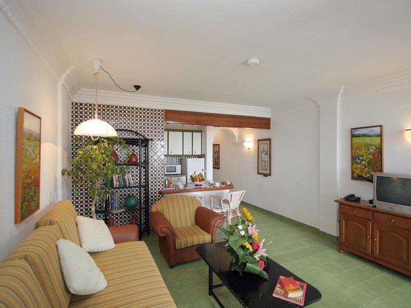 FB2030F69072D0F05DF865F49B9BEB05