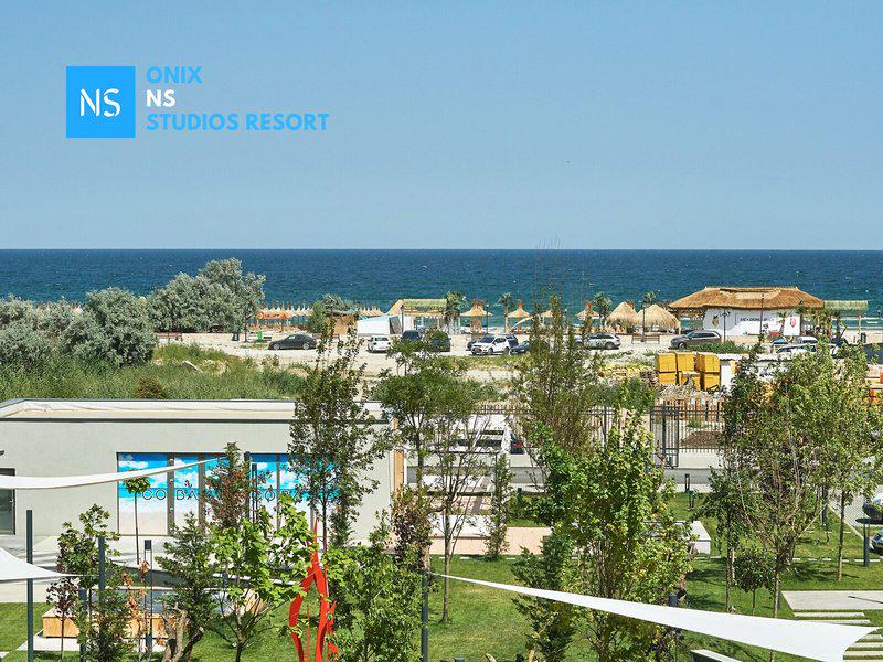 CCF0927C7448343B6F5C81F6DECFB0DA