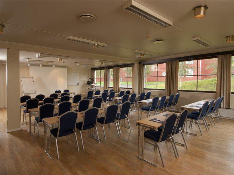 7028EE4B1FD78BE3050DE1E228EAC98B