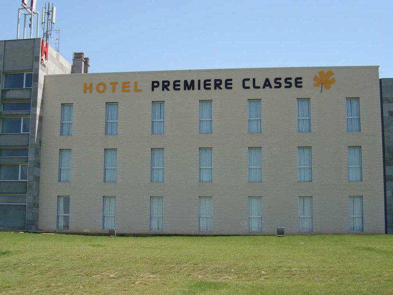 A07D415BC2EA8106C1956E7760171AC3