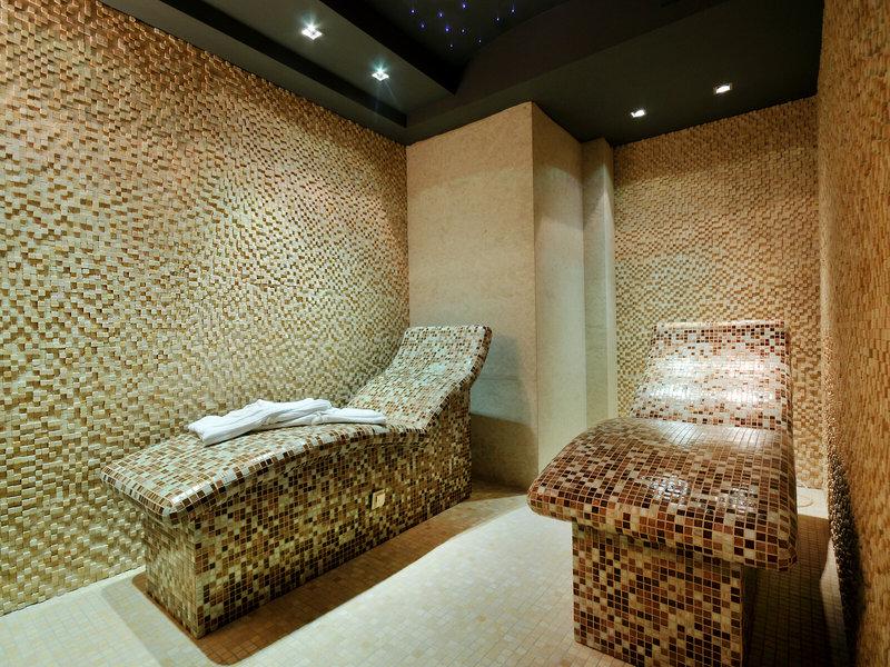 F7A37C828CDE4C6F87B6CCA984BA5F62